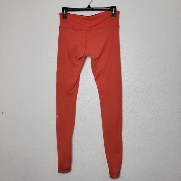 Lululemon Size 6 Cranberry Alarmin Snakeskin Print Reversible Wunder Under Pants - Picture 11 of 11